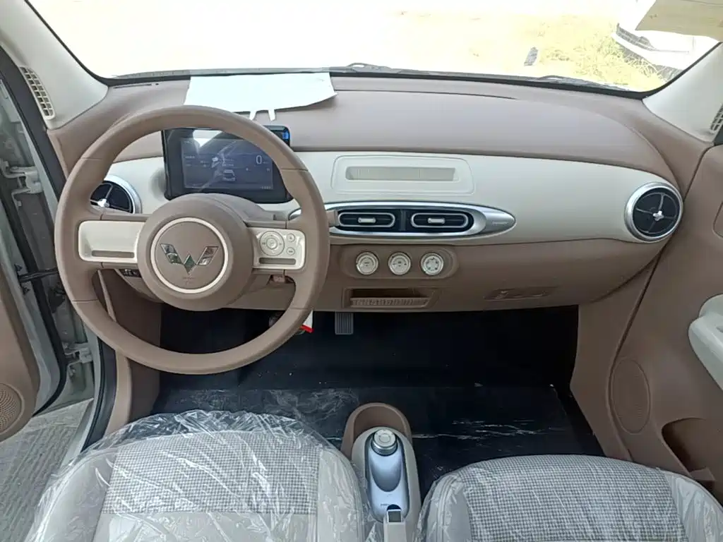 Wuling MINIEV — миниатюра 10