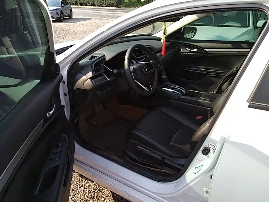 Honda Civic — миниатюра 16