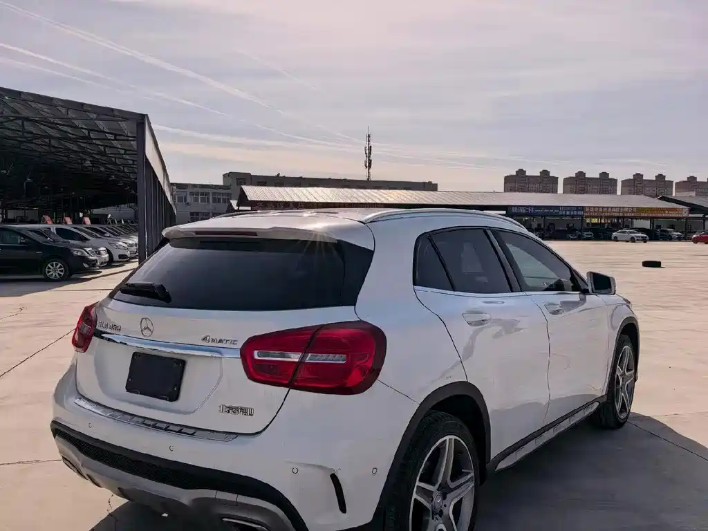Mercedes-Benz GLA — миниатюра 9