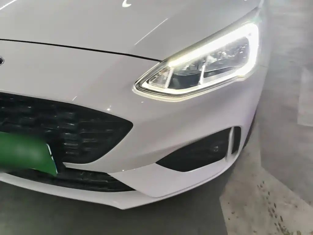 Ford Focus — миниатюра 24