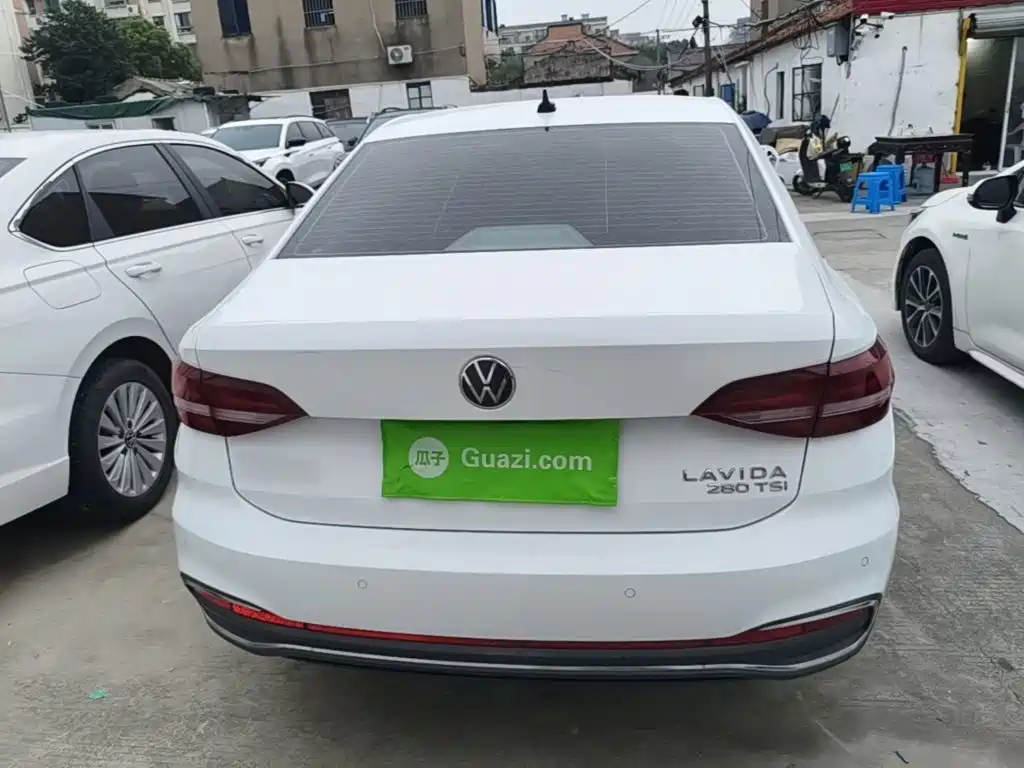 Volkswagen Lavida — миниатюра 6