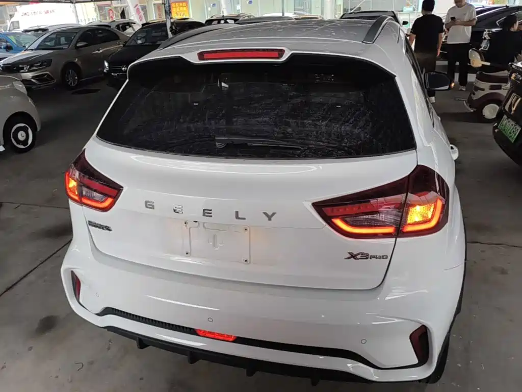Geely Vision X3 — миниатюра 6
