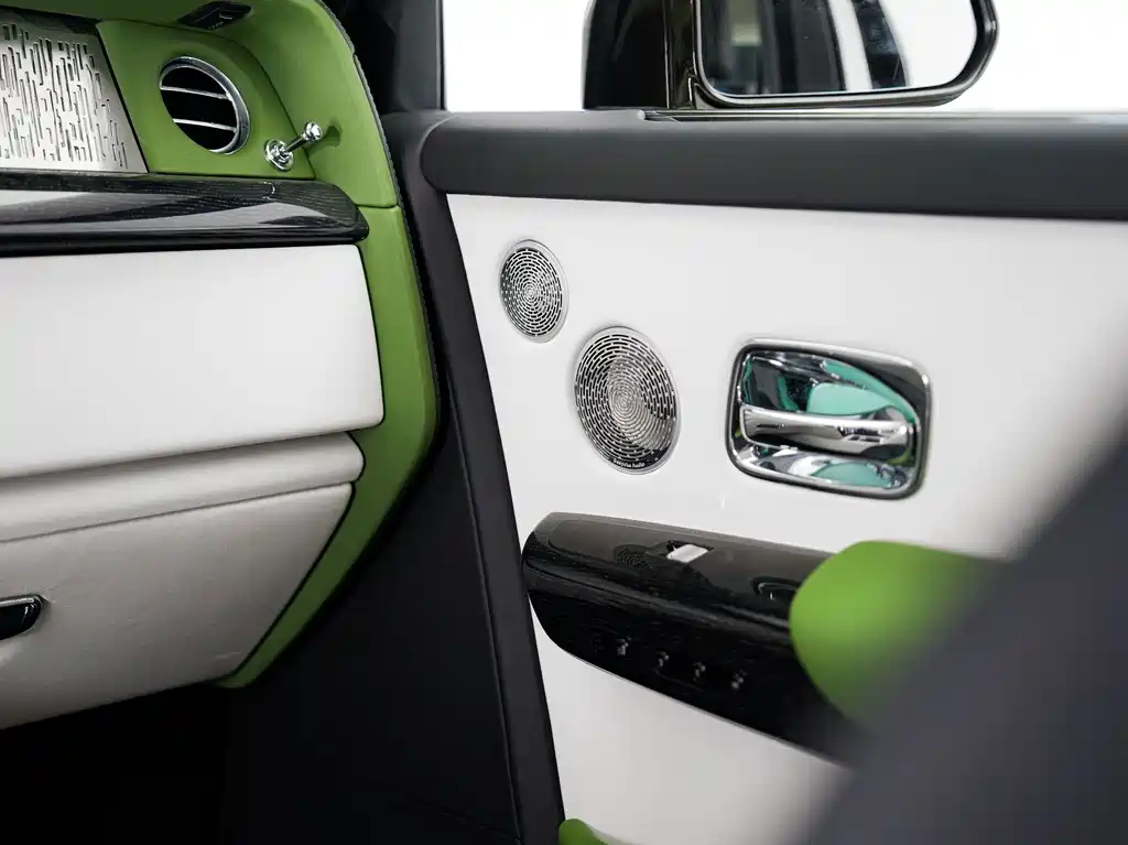 Rolls-Royce Phantom — миниатюра 11