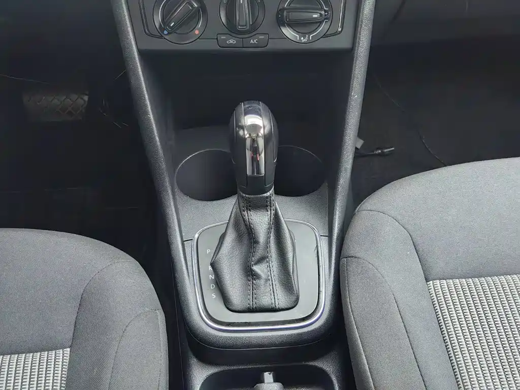 Volkswagen Polo — миниатюра 13