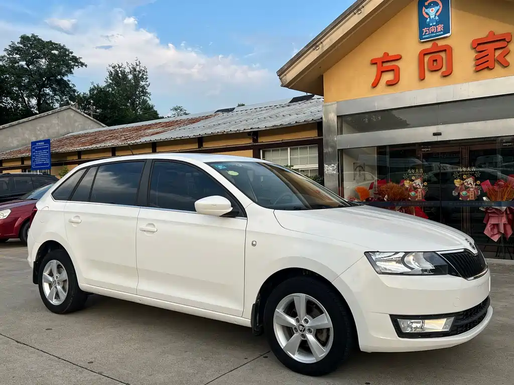 Skoda Rapid Spaceback — миниатюра 3