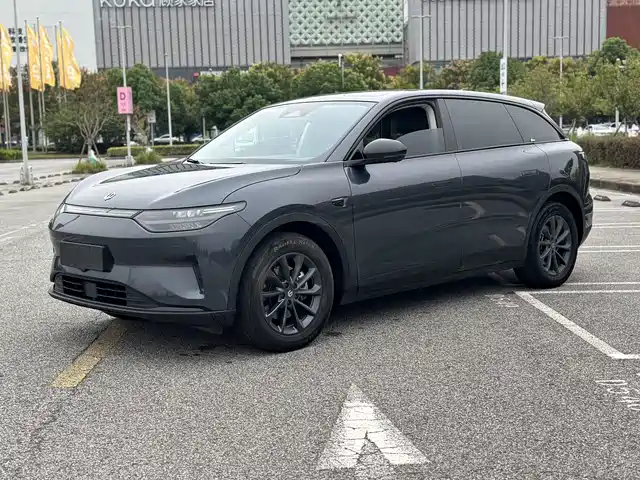 ZERO-RUNNING CAR ZERO RUN C11 2023