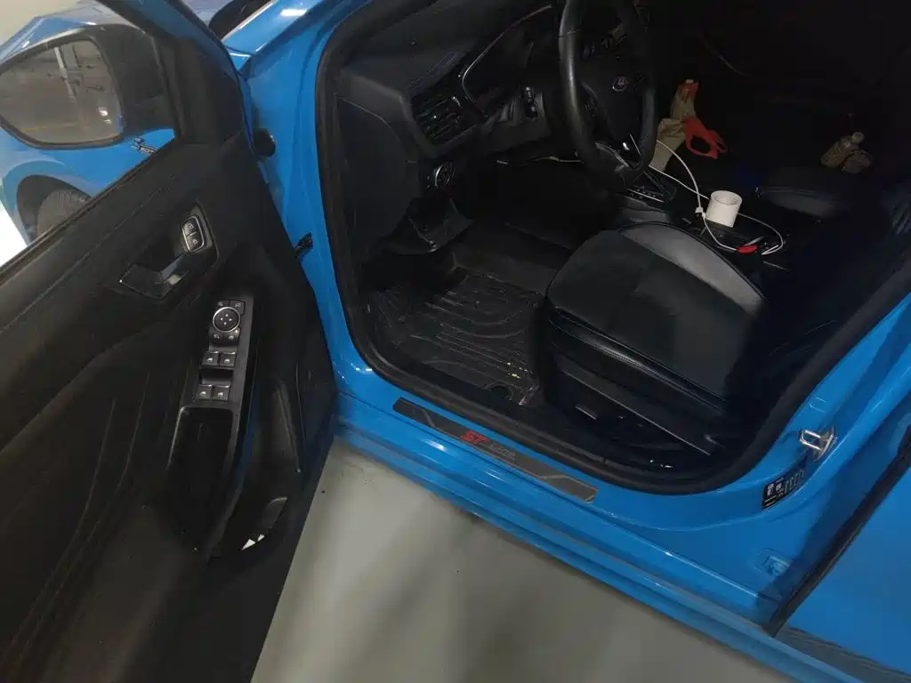 Ford Focus — миниатюра 12