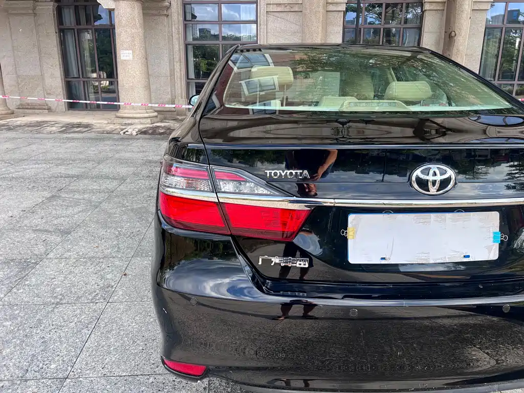 Toyota Camry — миниатюра 10
