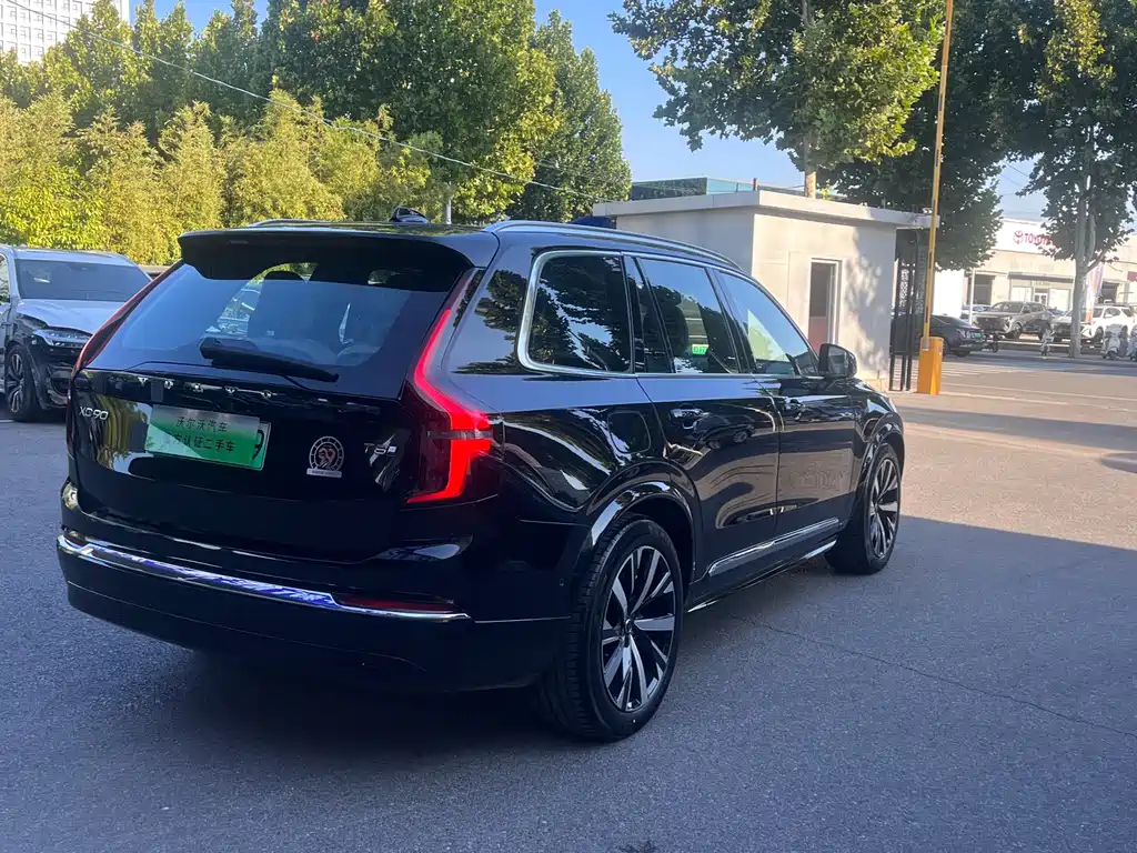 Volvo XC90 PHEV — миниатюра 8