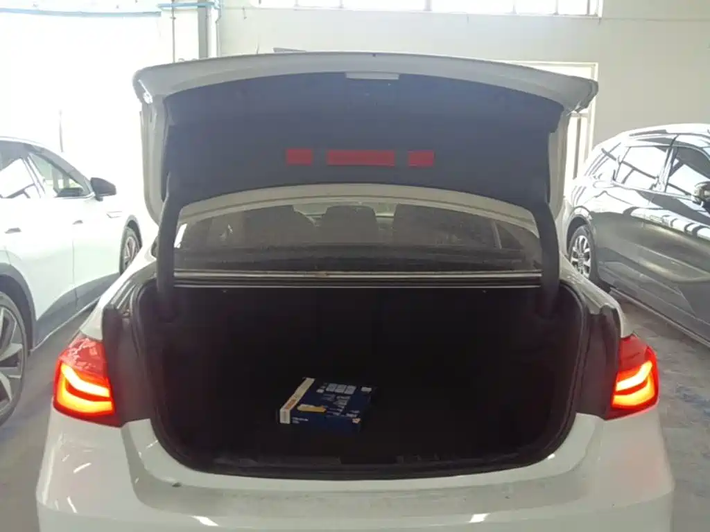 BMW 3 Series — миниатюра 19
