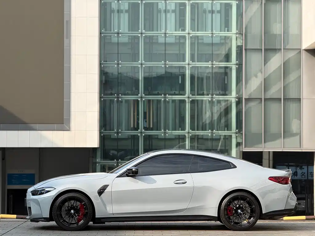 BMW M4 — миниатюра 11