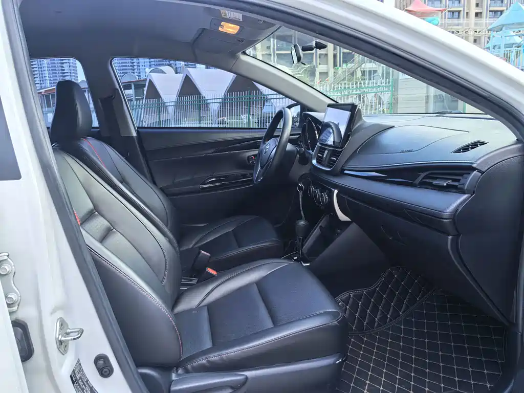 Toyota Yaris L — миниатюра 11
