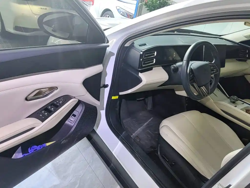BYD Qin L — миниатюра 16