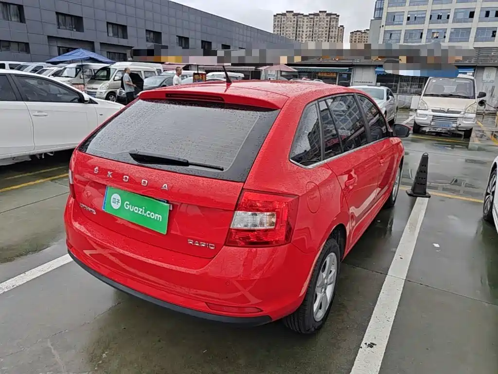 Skoda Rapid Spaceback — миниатюра 7