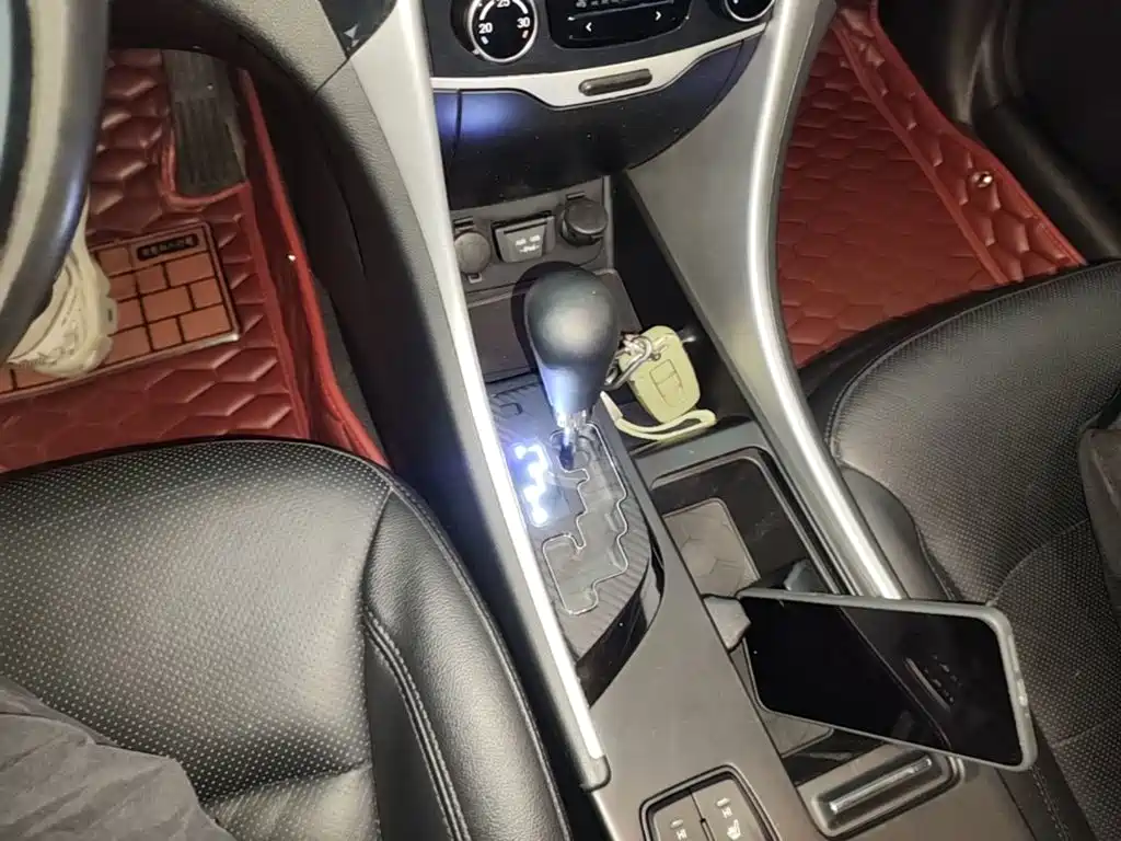 Hyundai Sonata — миниатюра 14
