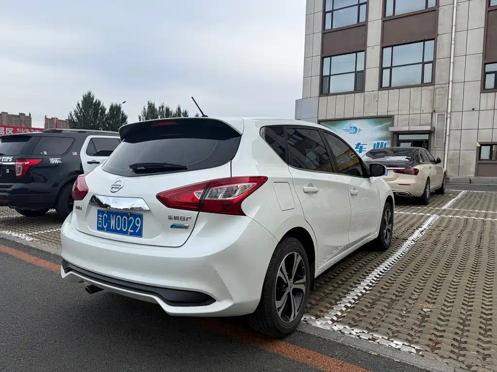 Nissan Tiida — миниатюра 5