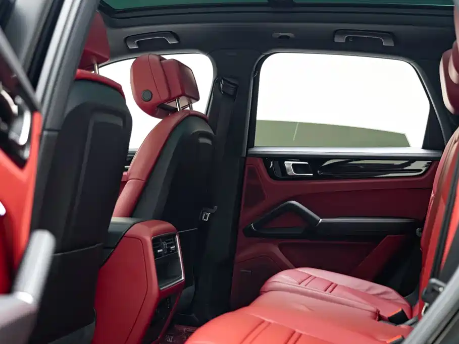 Porsche Cayenne Hybrid — миниатюра 12