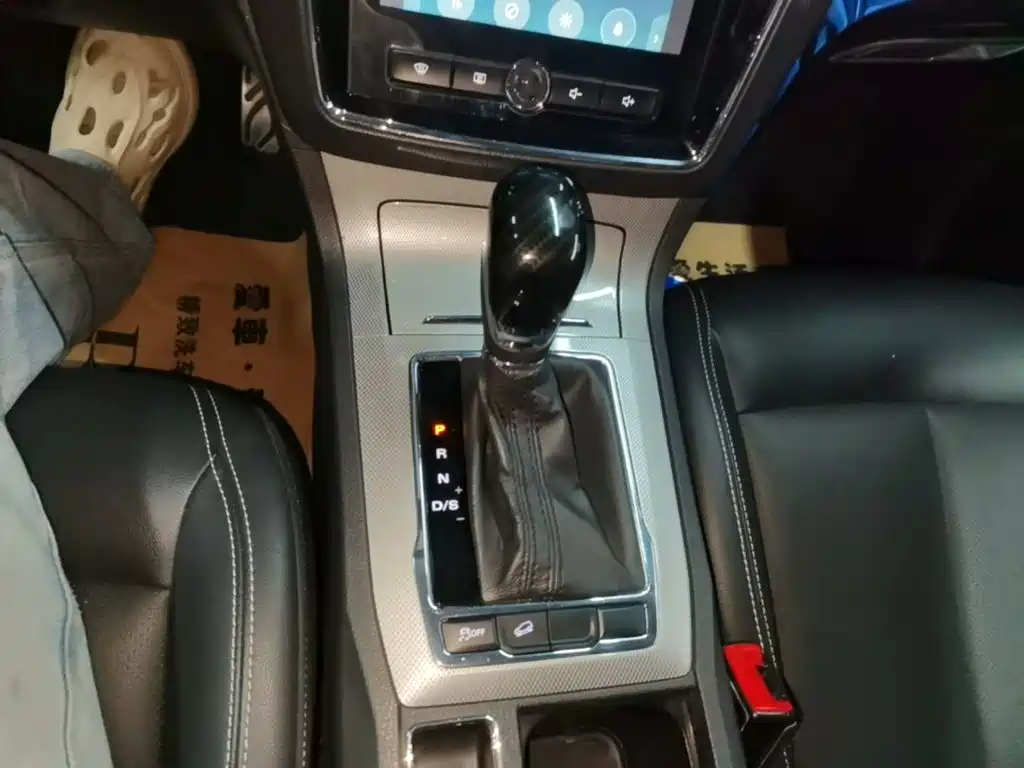 Roewe RX5 — миниатюра 14