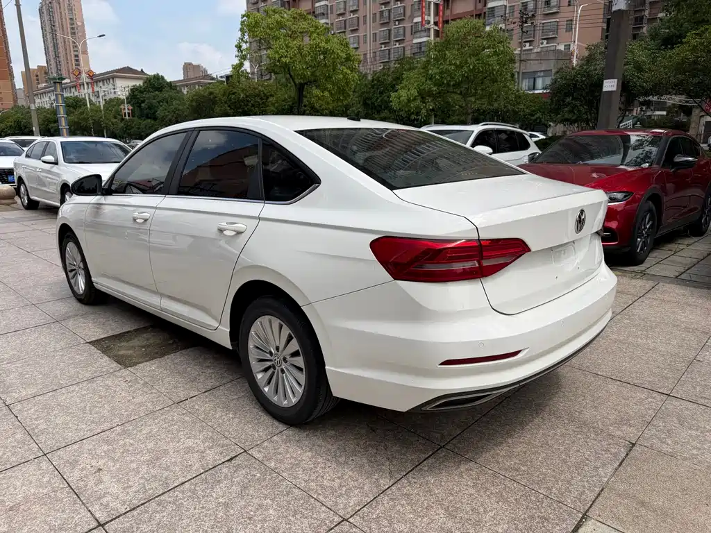 Volkswagen Lavida — миниатюра 9