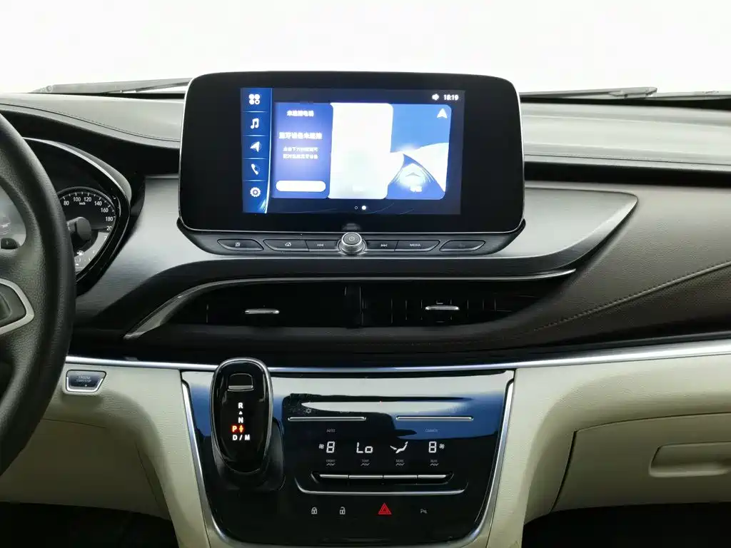 Buick GL8 — миниатюра 12