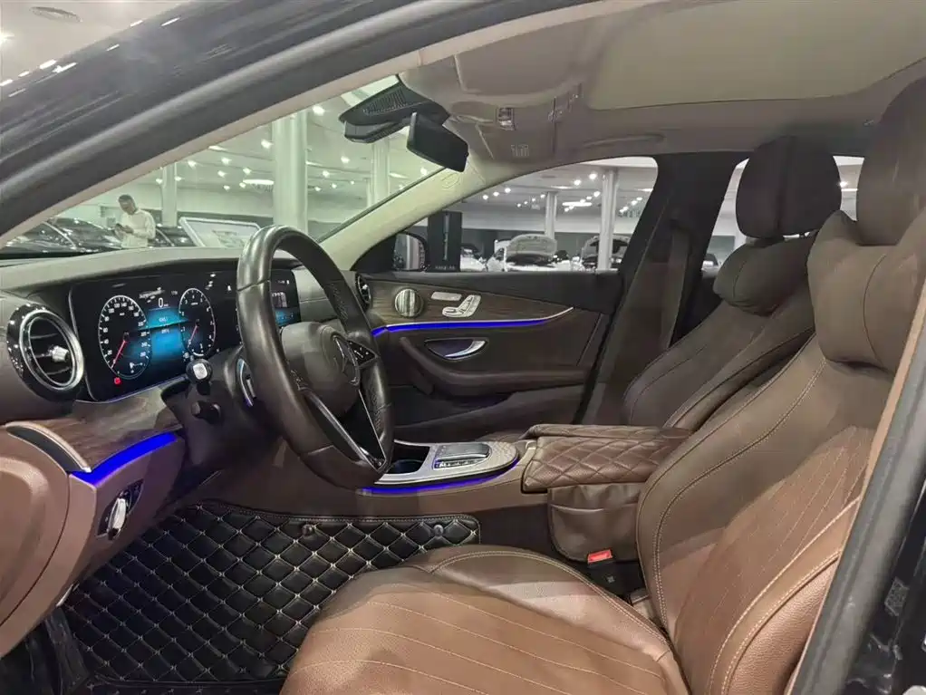 Mercedes-Benz E-Class — миниатюра 10