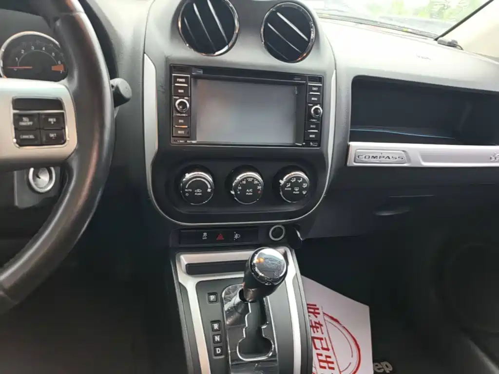 Jeep Compass (Import) — миниатюра 13