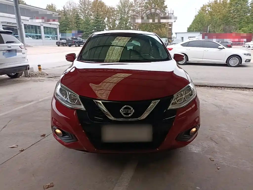 Nissan Tiida — миниатюра 3
