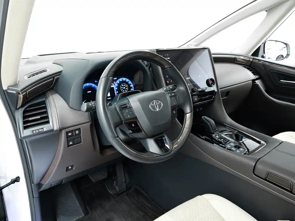Toyota Alphard — миниатюра 4