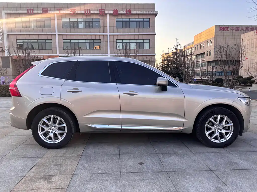 Volvo XC60 2021 T5 Luxury