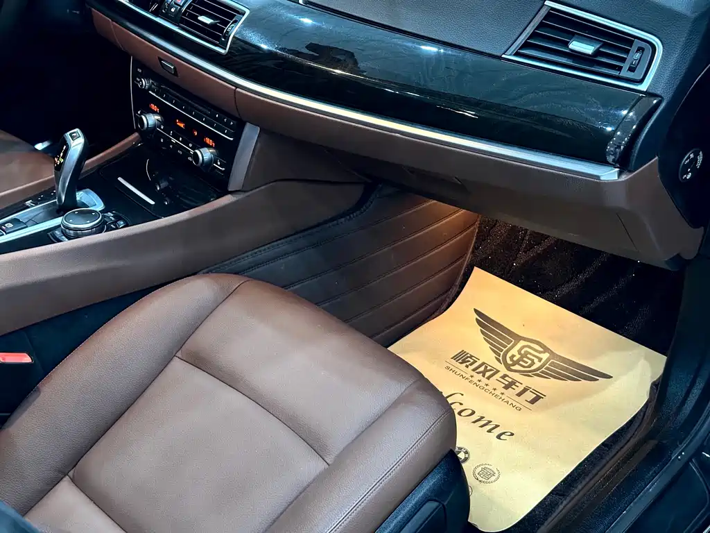 BMW 5 Series GT — миниатюра 16