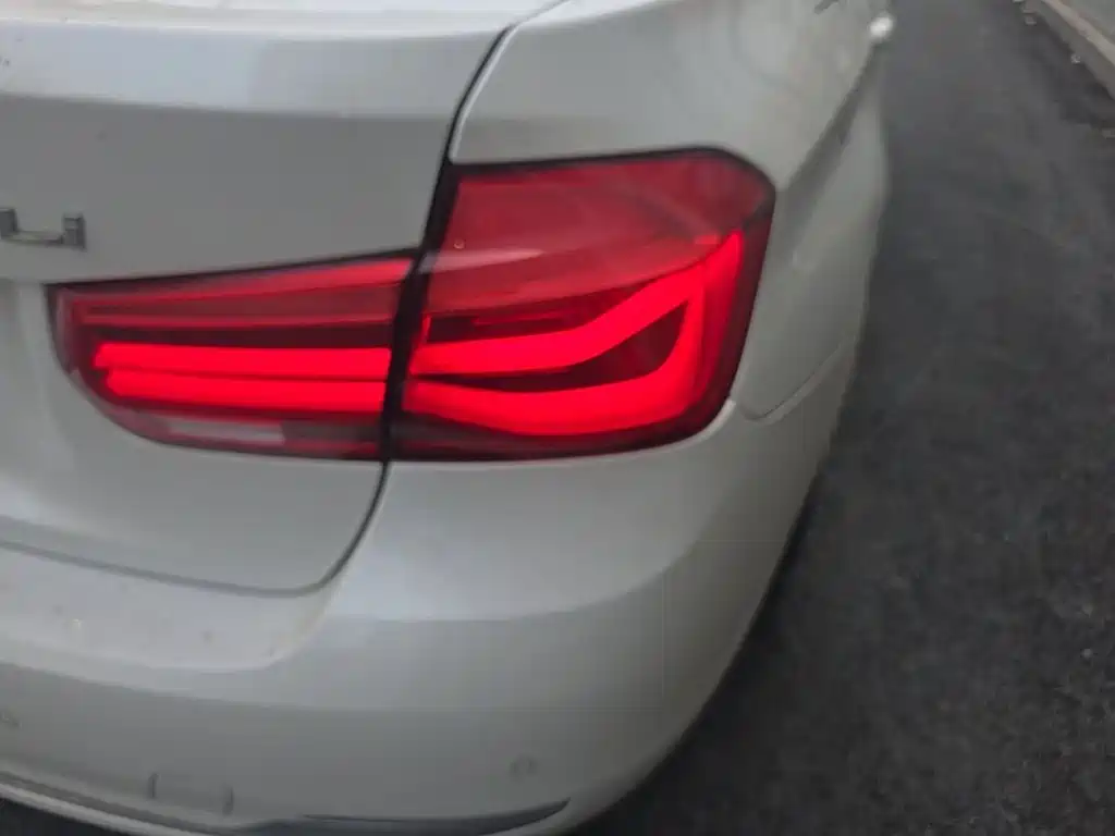 BMW 3 Series — миниатюра 8