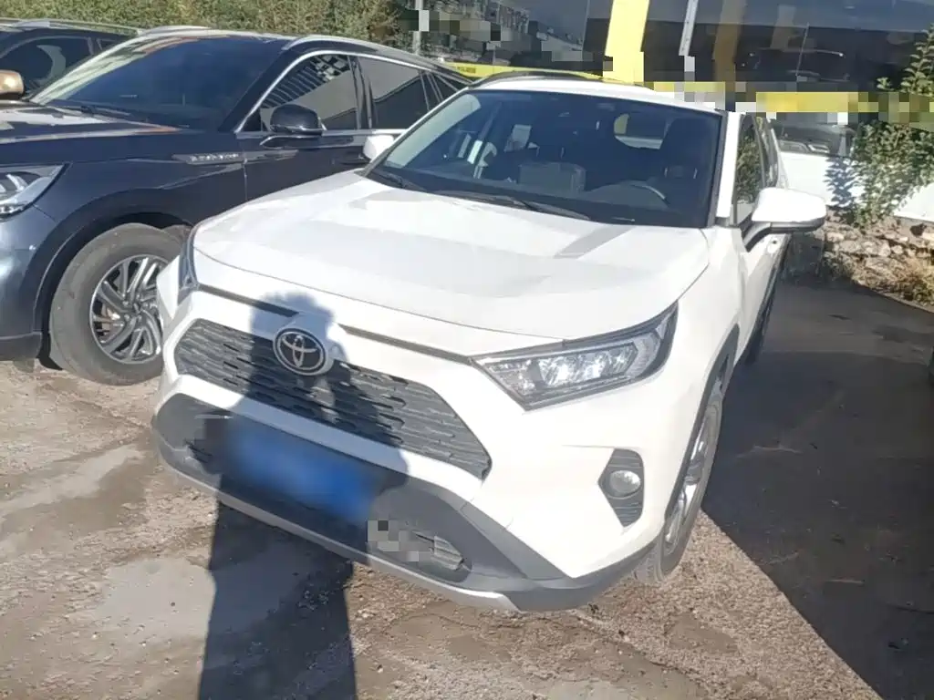 Toyota RAV4 — миниатюра 2