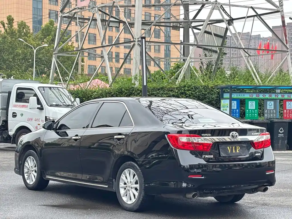 Toyota Camry — миниатюра 9