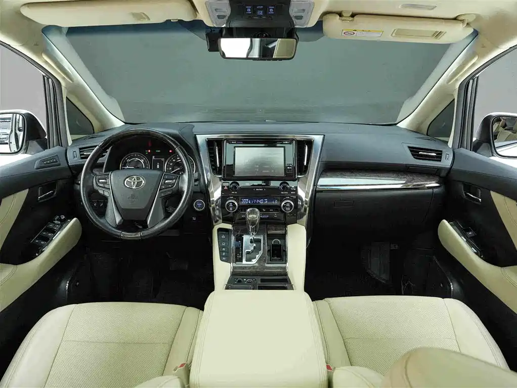 Toyota Vellfire — миниатюра 6