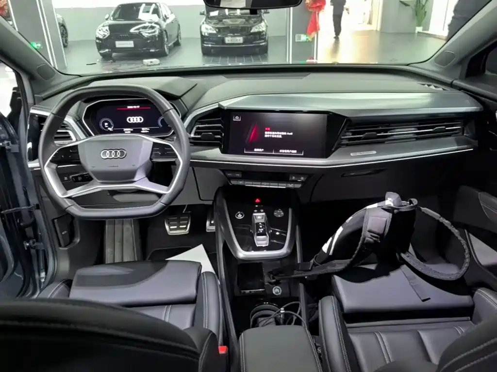 Audi Q4 e-tron — миниатюра 10