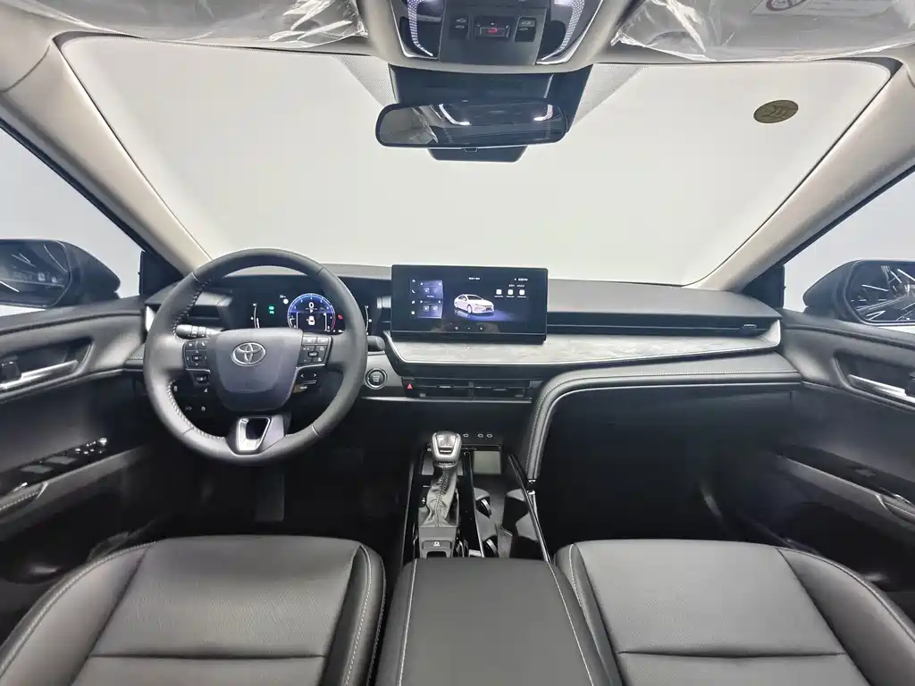 Toyota Camry — миниатюра 11