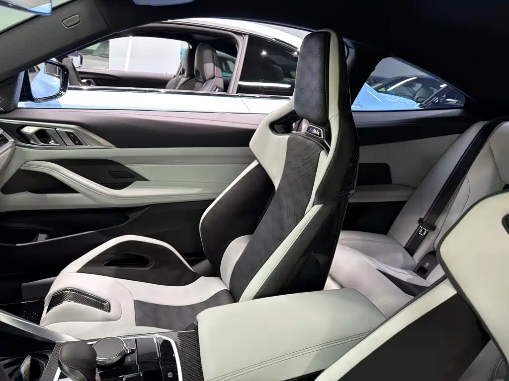 BMW M4 2024 M4 M xDrive