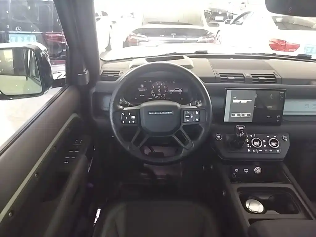 Land Rover Defender — миниатюра 11