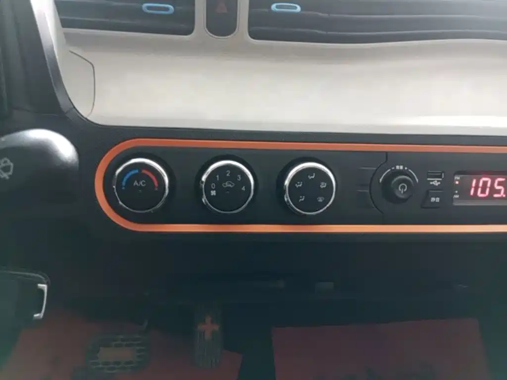 Wuling MINIEV — миниатюра 13