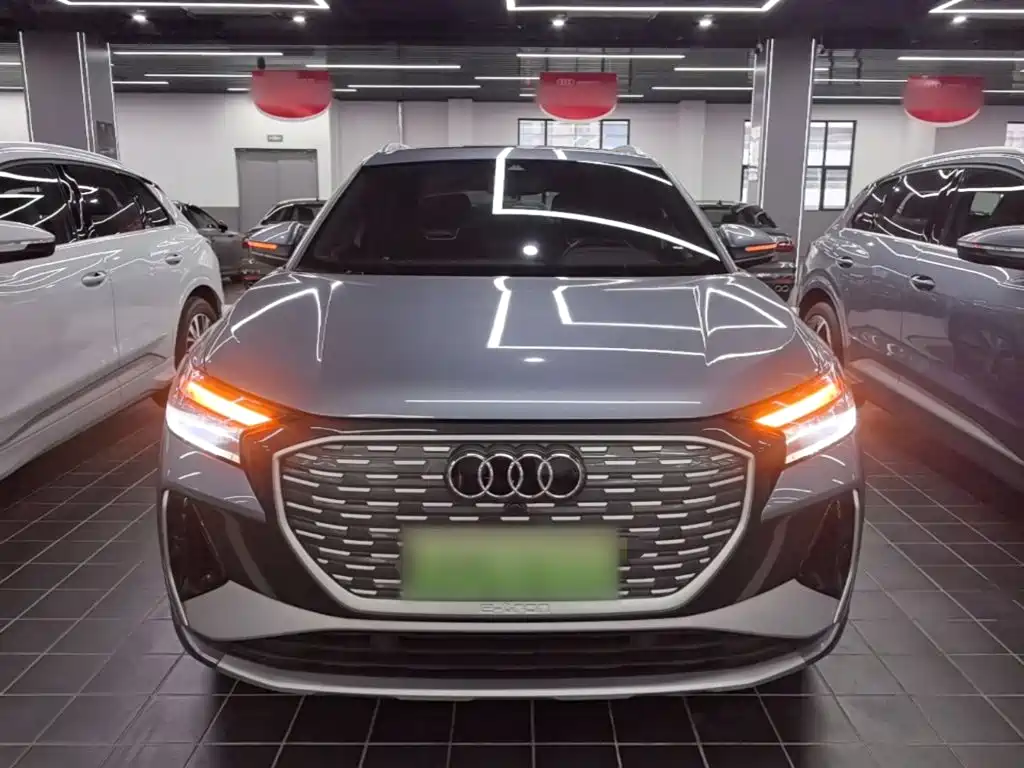 Audi Q4 e-tron — миниатюра 3