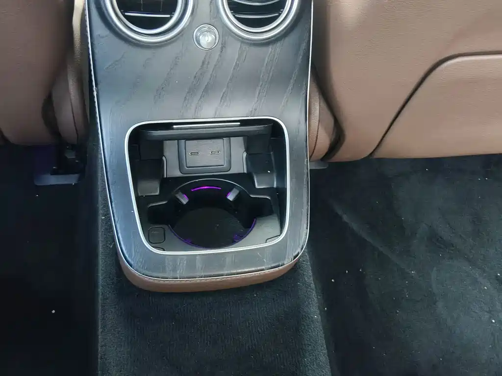 Mercedes-Benz E-Class — миниатюра 13