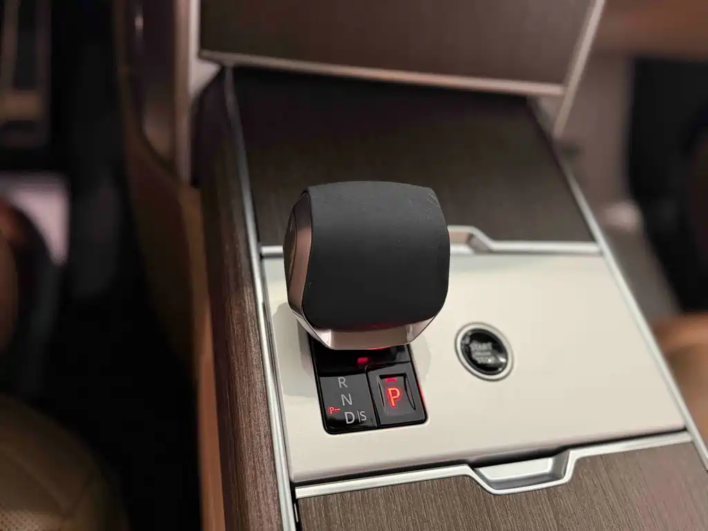 Land Rover Range Rover — миниатюра 13
