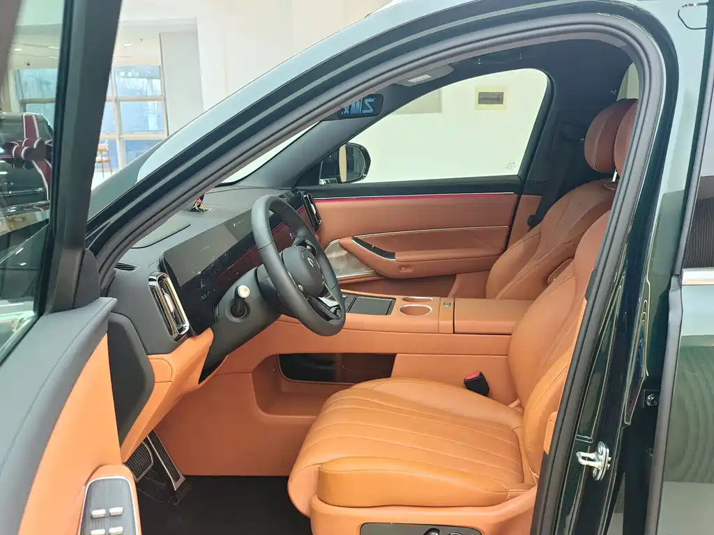 AITO ASK THE WORLD M8