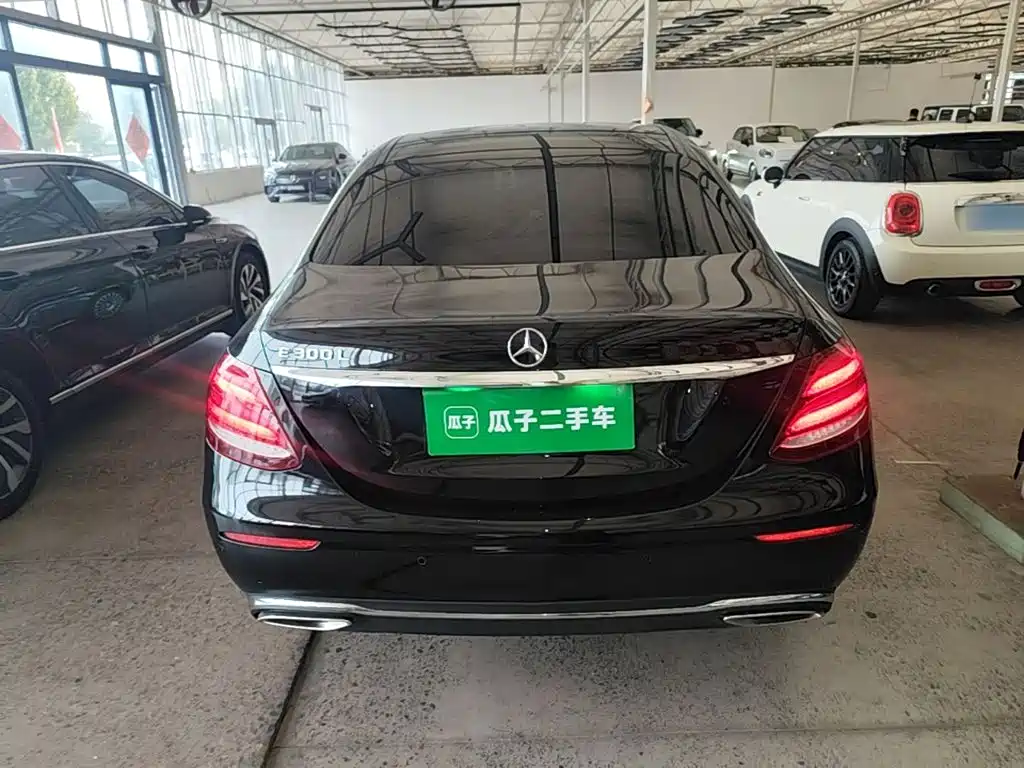 Mercedes-Benz E-Class — миниатюра 6
