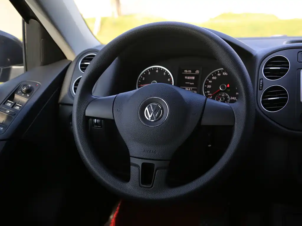 Volkswagen Tiguan — миниатюра 5