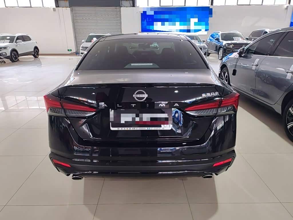 Nissan Teana 2.0 л 2024 г. Чёрный, пробег 12500 км