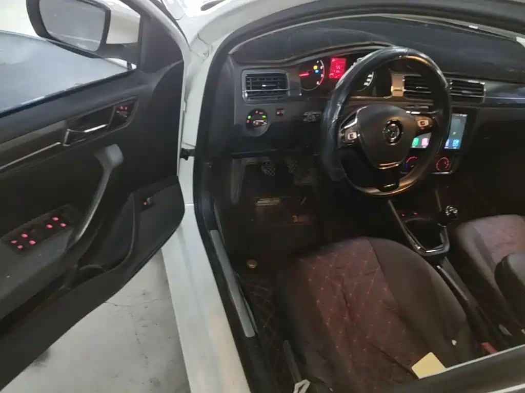Volkswagen Santana — миниатюра 16