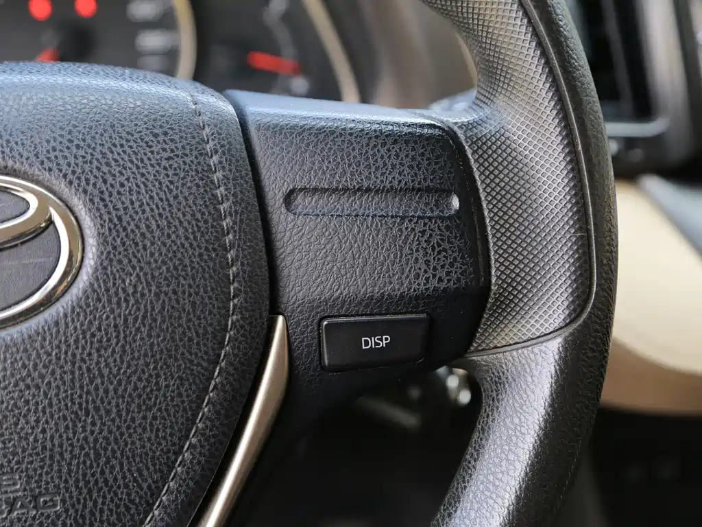 Toyota RAV4 — миниатюра 11