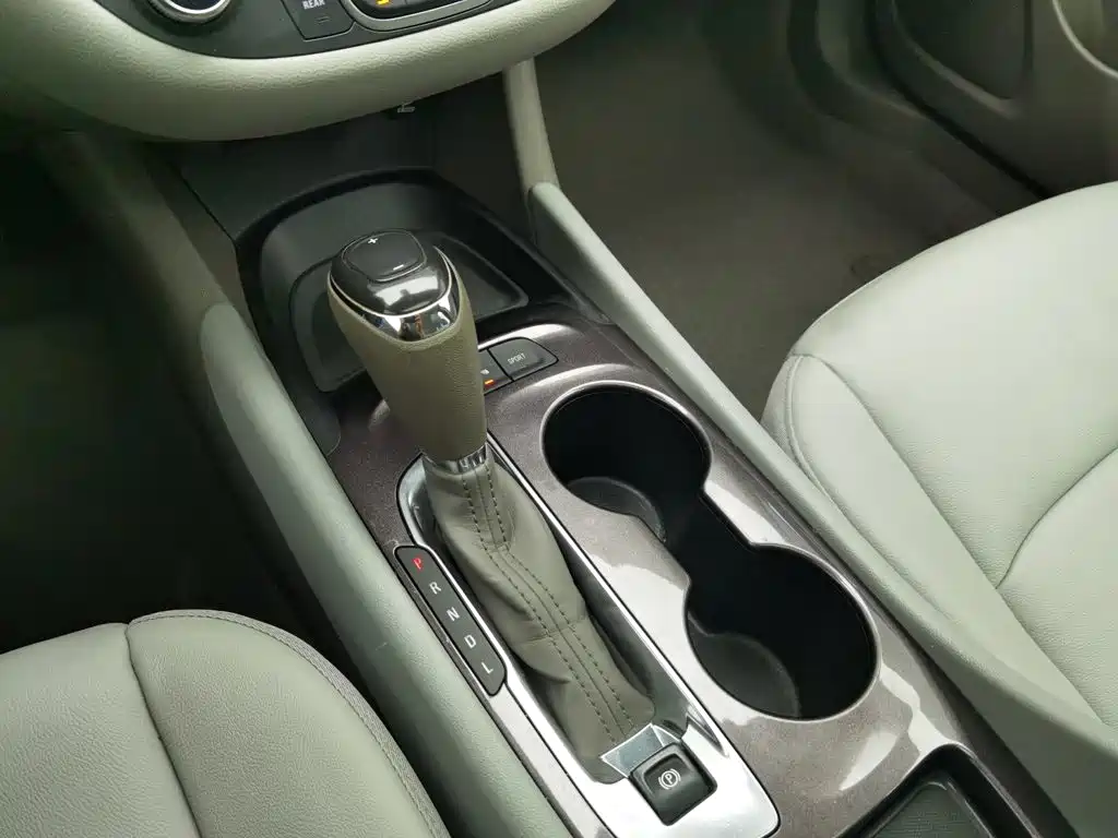 Chevrolet Malibu XL — миниатюра 13