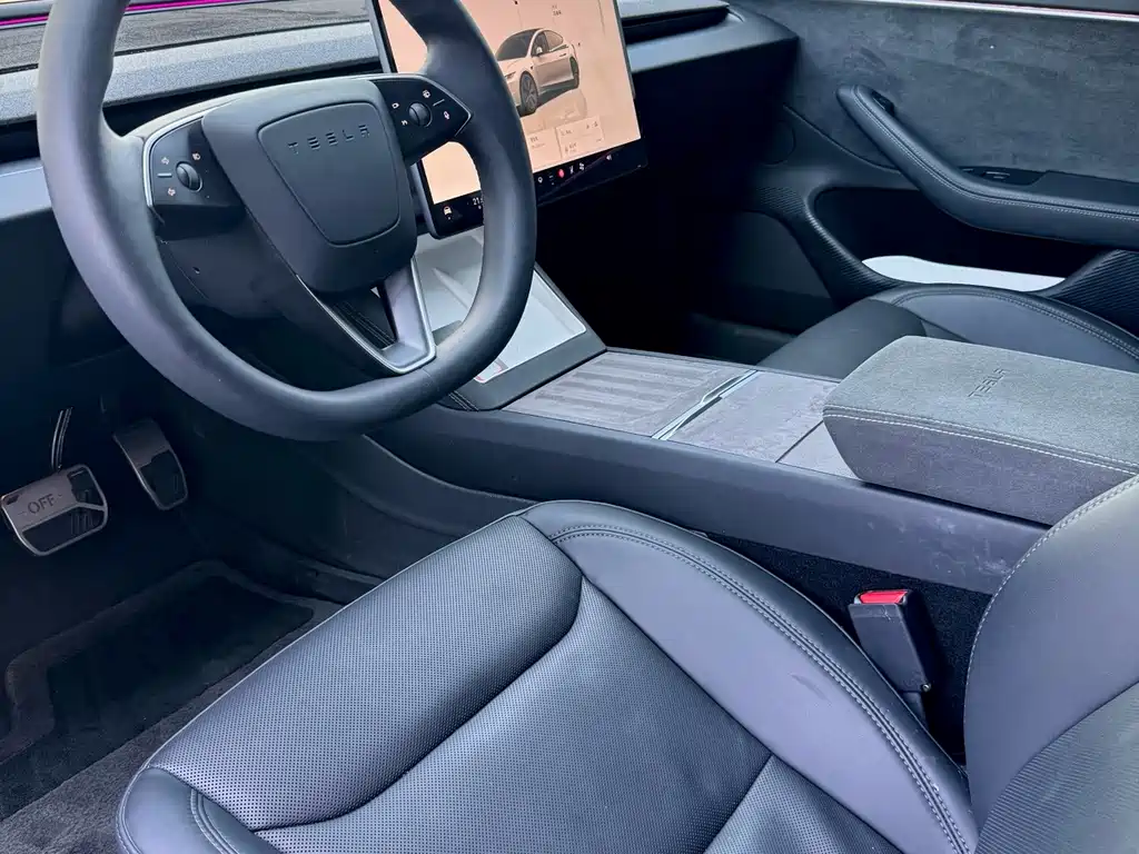 Tesla Model 3 — миниатюра 10